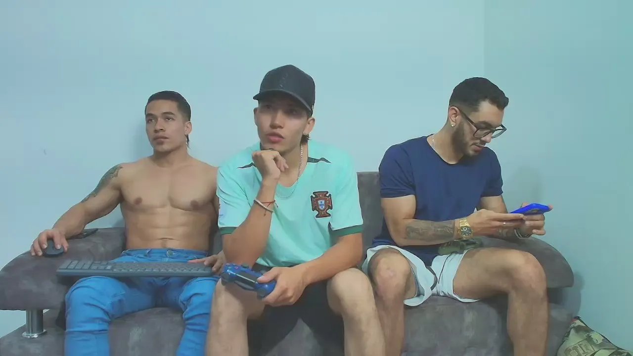 Freechat thebadboys01 on Cam4