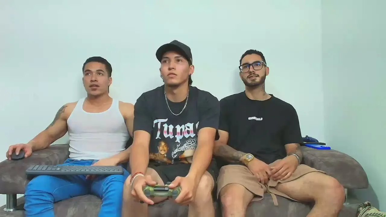 Freechat thebadboys01 on Cam4