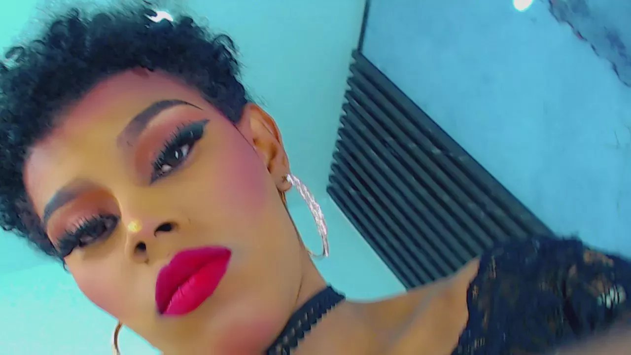 Offline ThiaraVarannes on Cam4