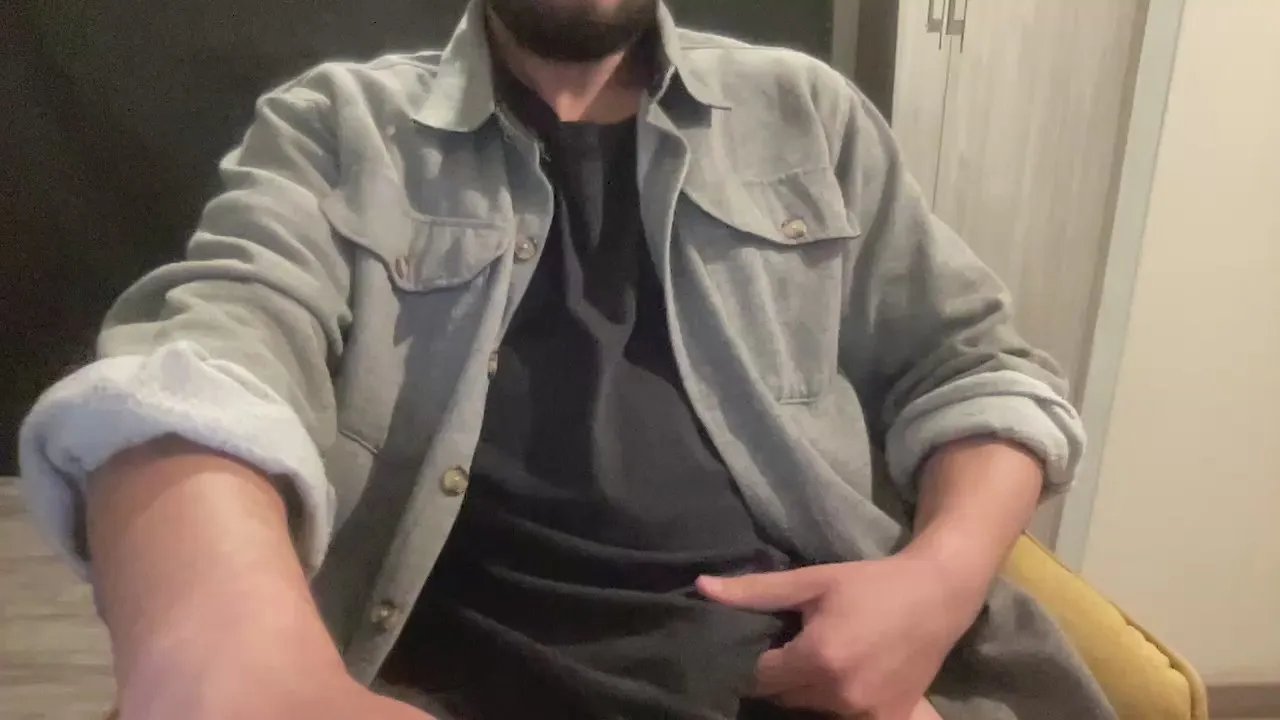 Offline thickexhibit on Cam4