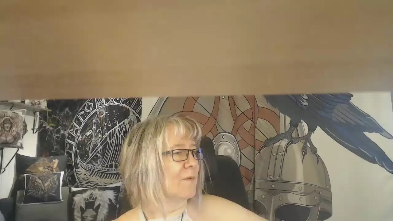 Offline Titten_Luder on Cam4