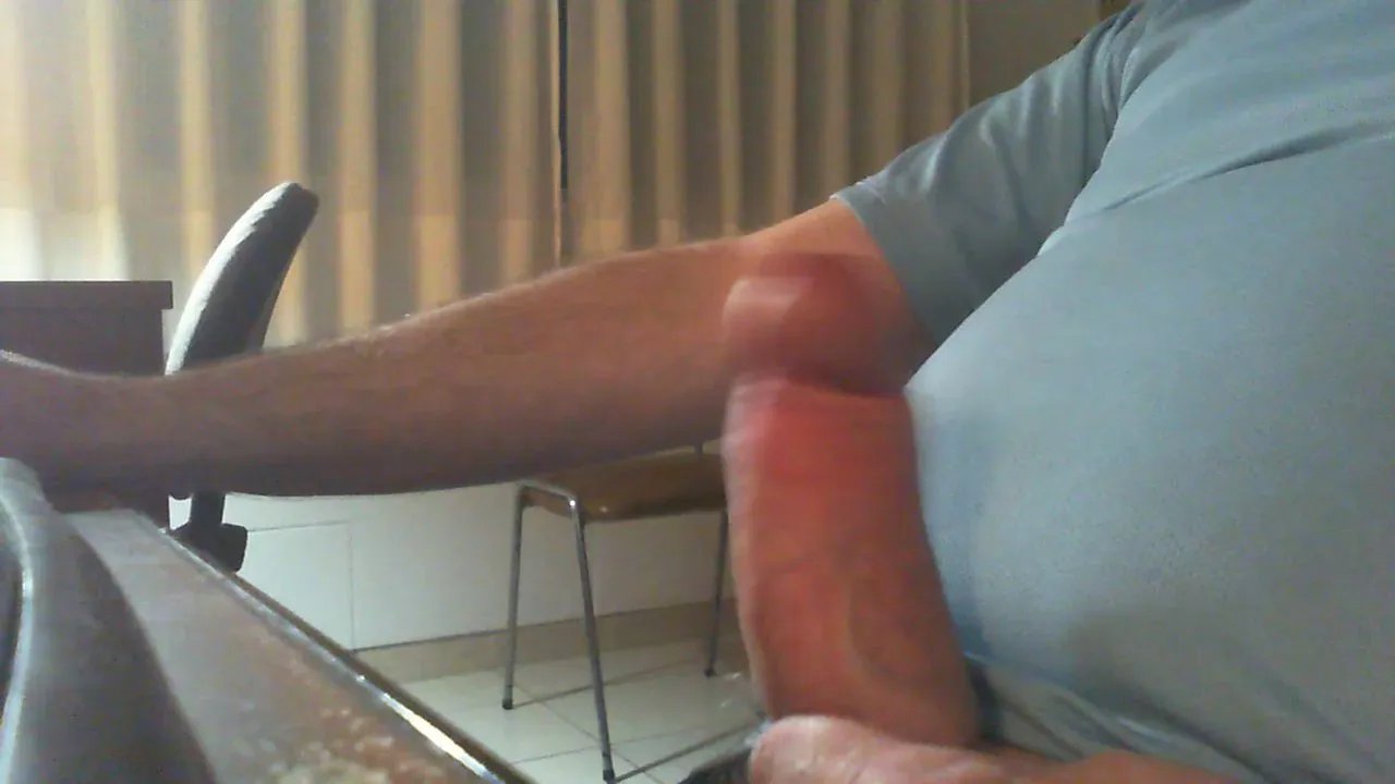 Offline TopMacho40 on Cam4