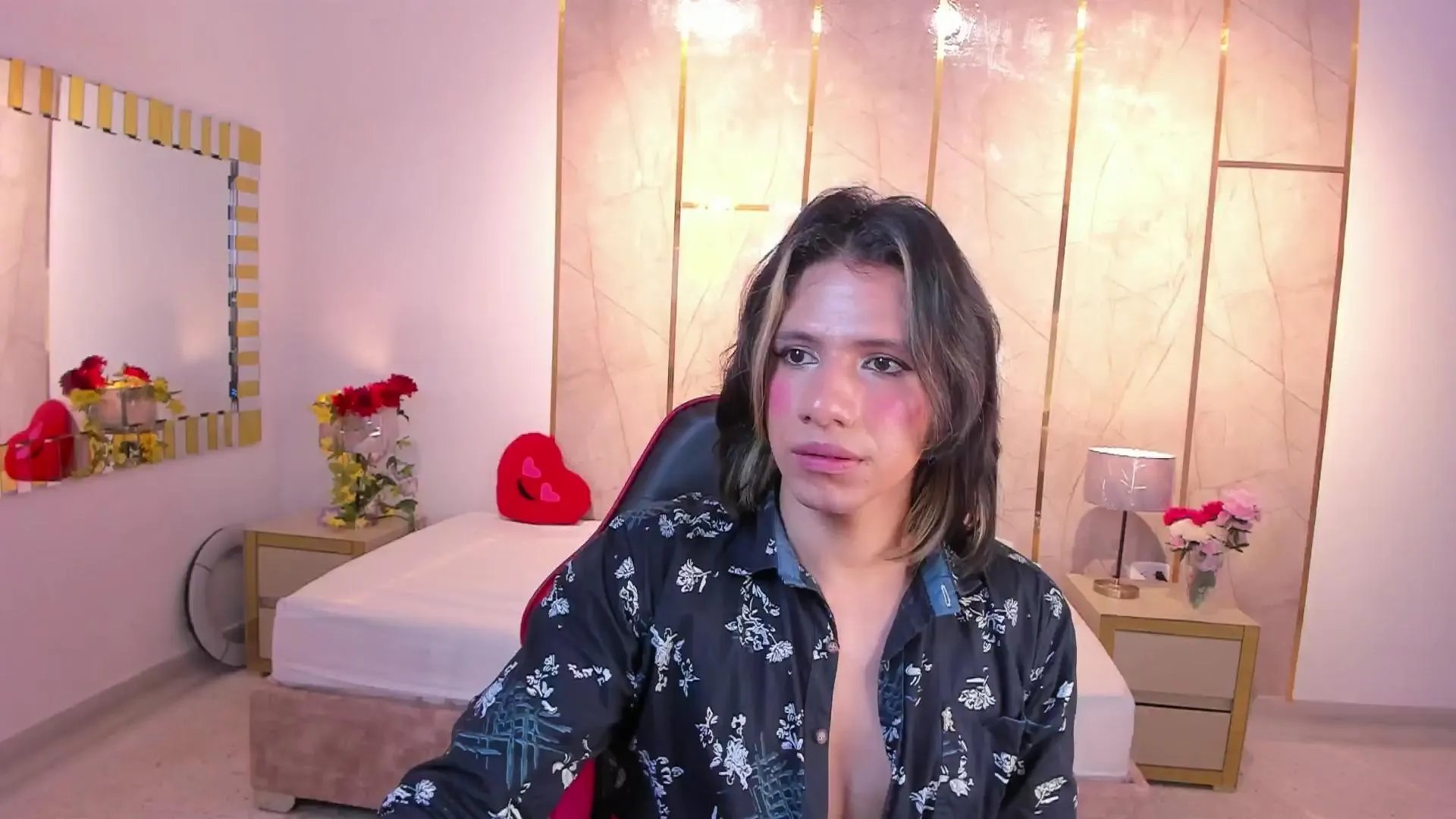 Offline TylerBloom on Cam4