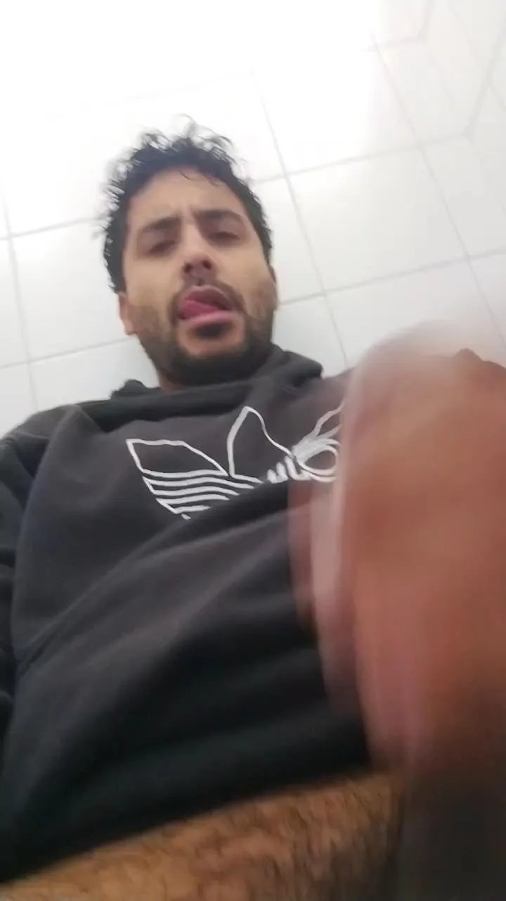 Offline Valenlio_Por on Cam4