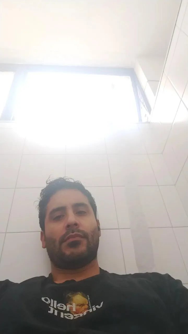 Offline Valenlio_Por on Cam4