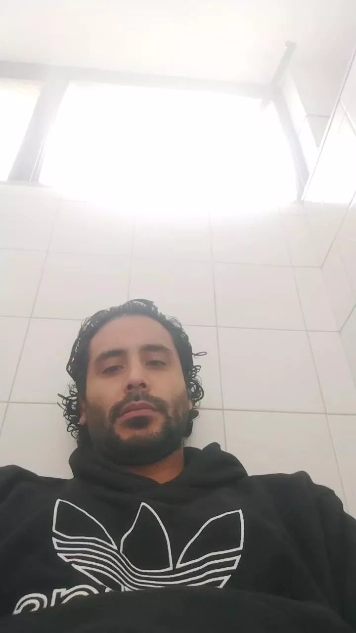 Offline Valenlio_Por on Cam4