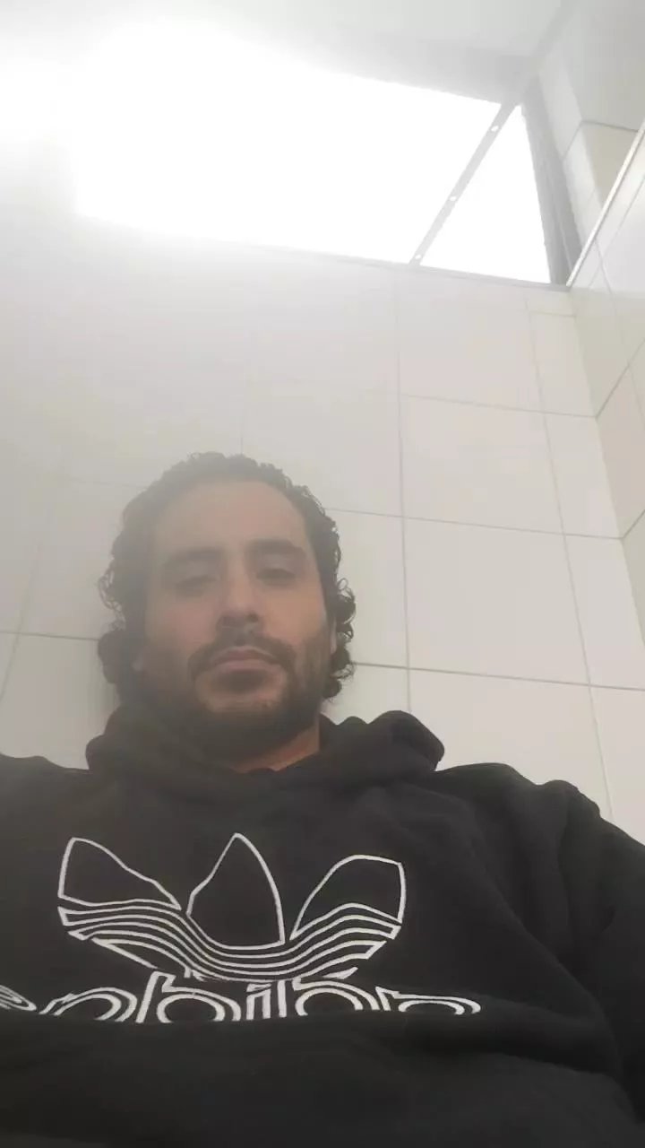 Offline Valenlio_Por on Cam4