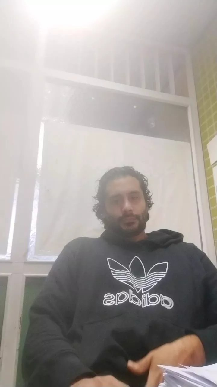 Offline Valenlio_Por on Cam4