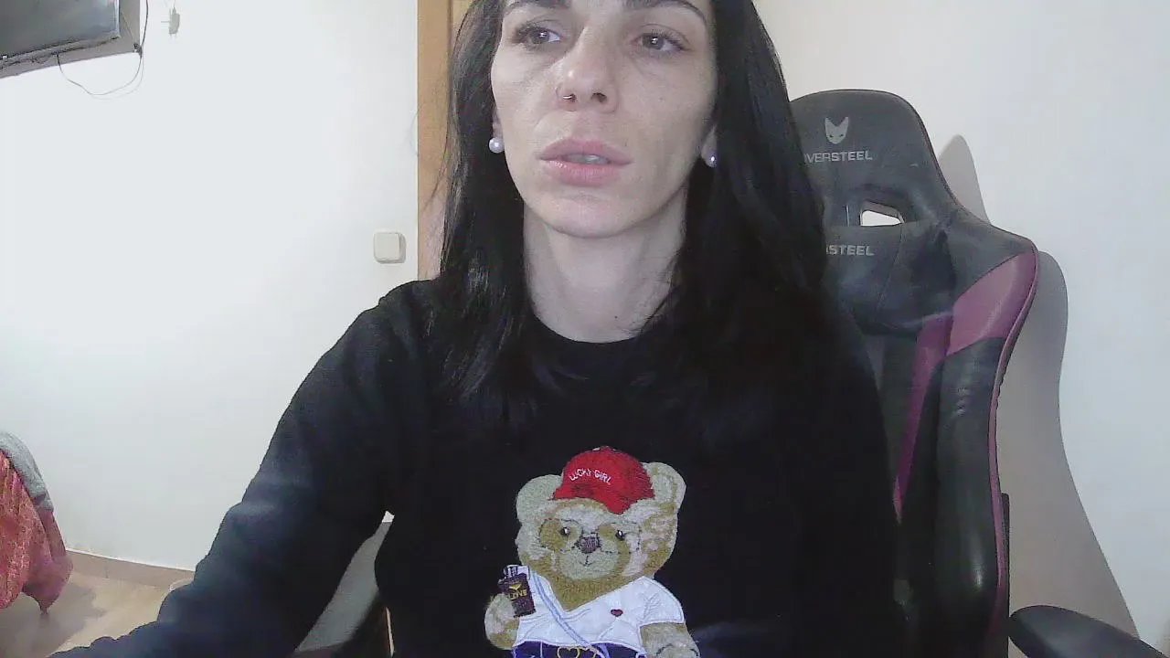 Offline Vampirosa on Cam4