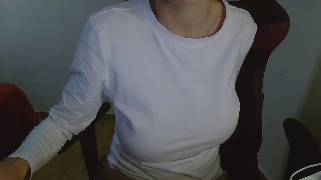 Offline Vampirosa on Cam4