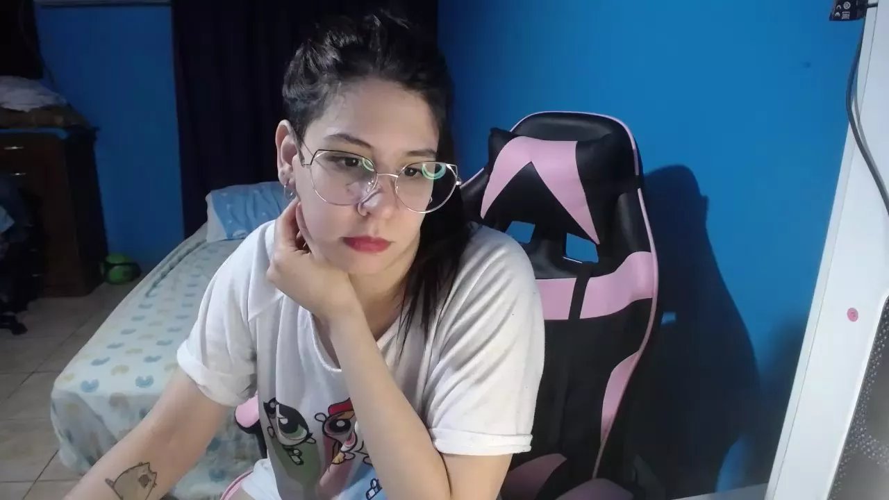 Offline zzwei7 on Cam4