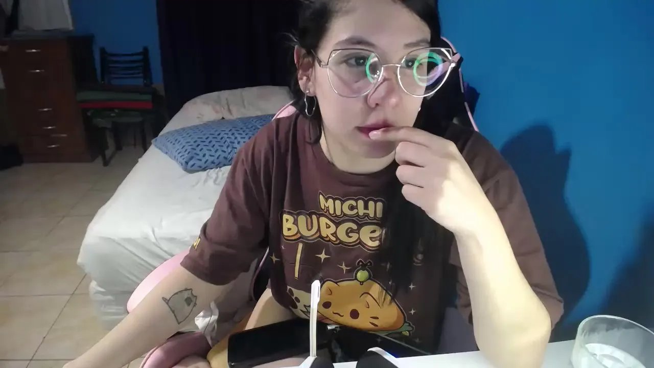 Offline zzwei7 on Cam4