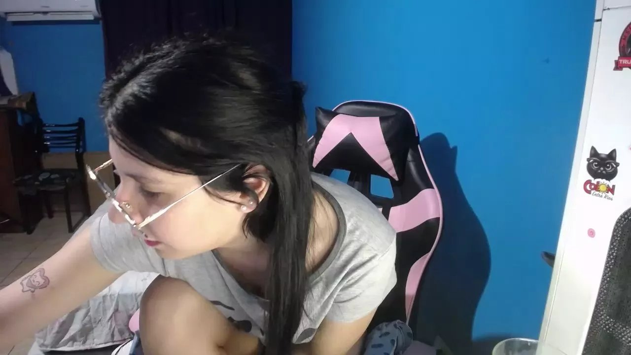 Offline zzwei7 on Cam4