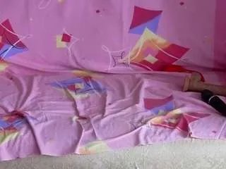 Freechat alenaexplorer on CamSoda