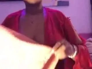 Freechat alicciabrown on CamSoda