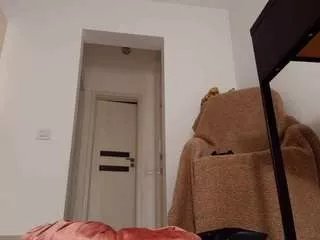 Offline angellyque on CamSoda