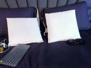 Offline arianavalbuena on CamSoda