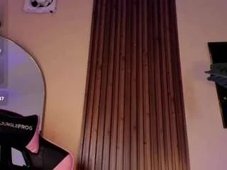 Offline artemish on CamSoda