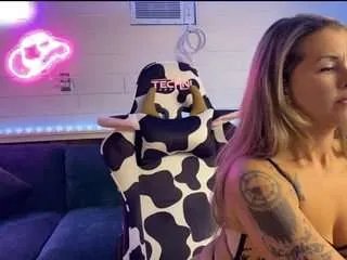 Offline backitupwrennd on CamSoda