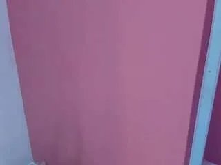 Freechat beauty-milf on CamSoda