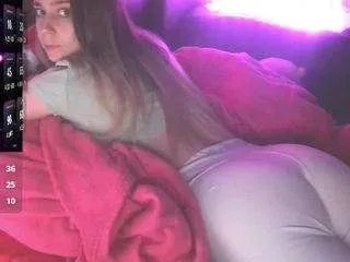 Freechat blondiewithanass on CamSoda