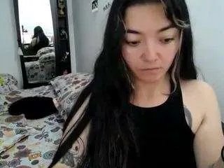 Freechat cameliasaenz on CamSoda