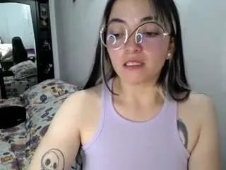 Freechat cameliasaenz on CamSoda