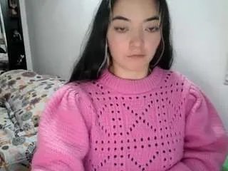 Freechat cameliasaenz on CamSoda