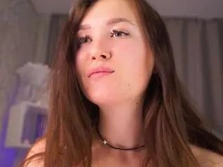 Freechat candy-leya on CamSoda