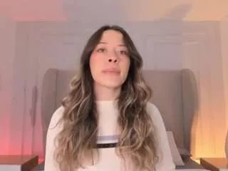 Freechat chloedee on CamSoda