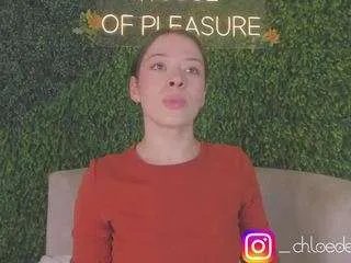 Freechat chloedee on CamSoda