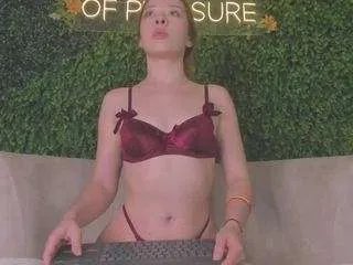 Freechat chloedee on CamSoda