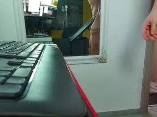 Offline christianlevinee on CamSoda