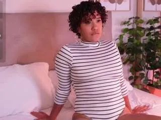 cinnamonafrodit on CamSoda 