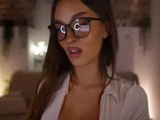 Freechat claramia on CamSoda