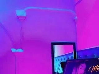 Offline dirtygirlss-kloemia on CamSoda