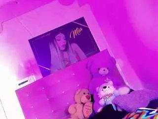 Offline dirtygirlss-kloemia on CamSoda