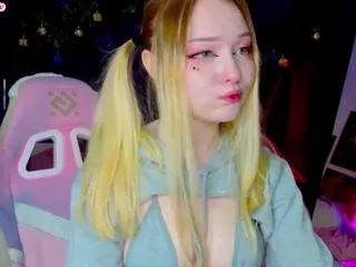 Offline dollyeast on CamSoda