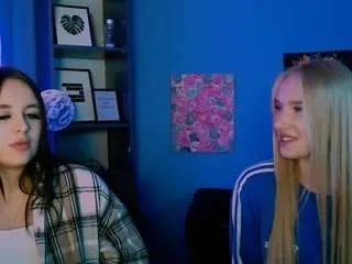 Freechat effysosweet on CamSoda