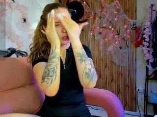 Offline elsiee-cuttiess on CamSoda