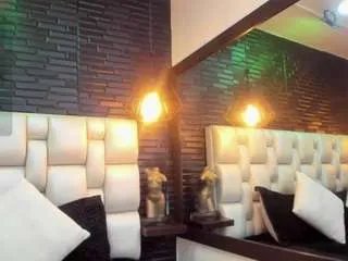 Offline emilyred on CamSoda