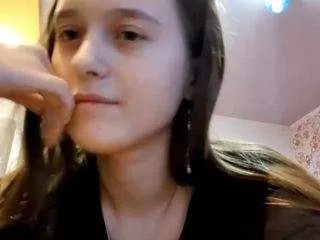 Freechat emmaogan on CamSoda