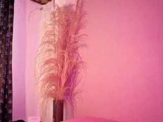 Freechat emmygomez on CamSoda