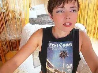 Offline fantasticsonya on CamSoda