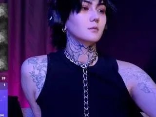 Offline gothxraven on CamSoda