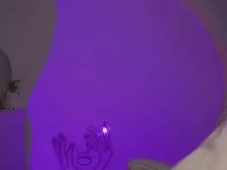 Offline halseey on CamSoda