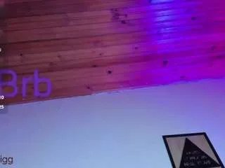 Offline harmony-big-breasts on CamSoda