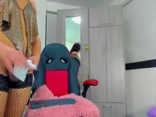 Freechat hellen-moons on CamSoda