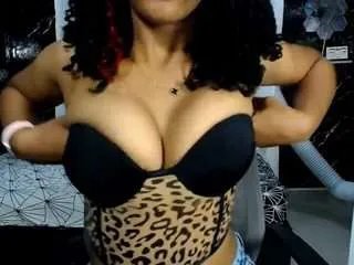 hillary-queen on CamSoda 