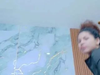 Freechat hornysweetebony on CamSoda